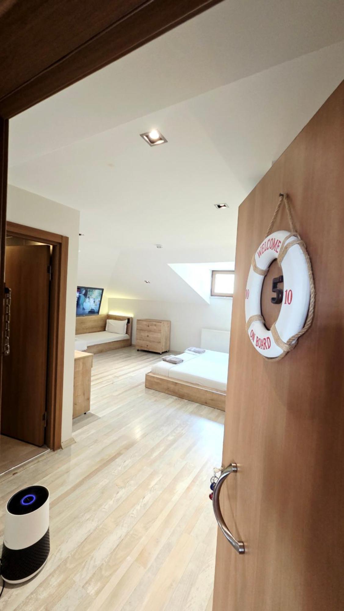 Hotel Social House Mil *